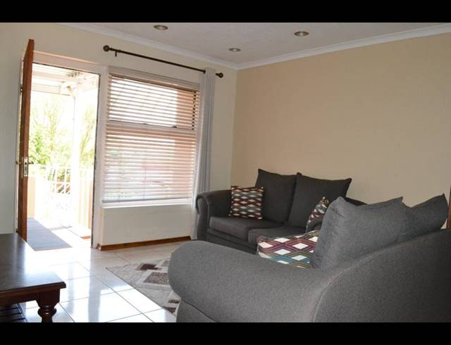 2 BEDROOM TOWNHOUSE FOR SALE IN RANGEVIEW